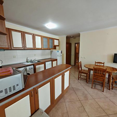 Marina Delfin Apartments - Top Location & Pet Friendly Sveti Vlas Exterior photo