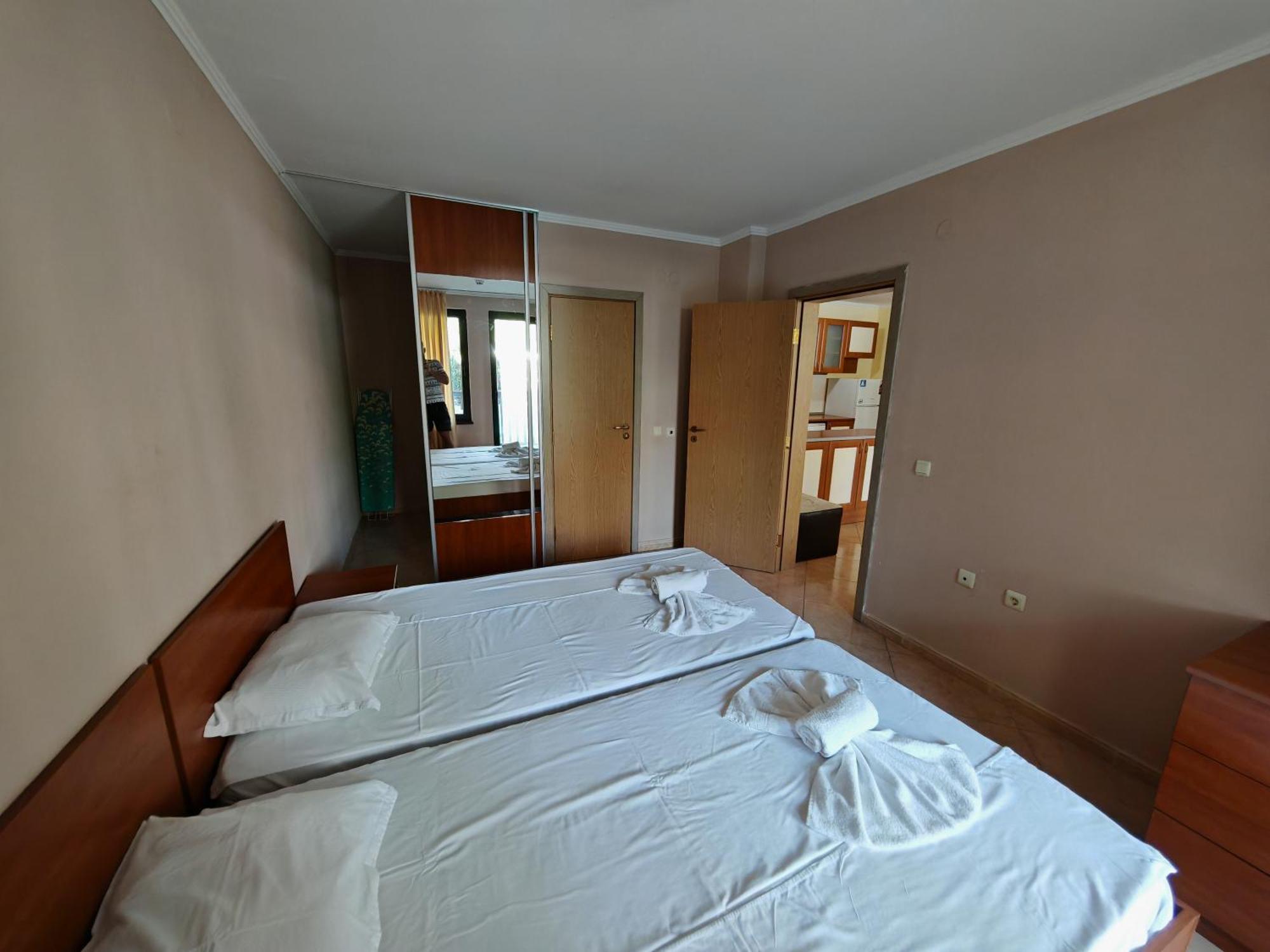 Marina Delfin Apartments - Top Location & Pet Friendly Sveti Vlas Exterior photo